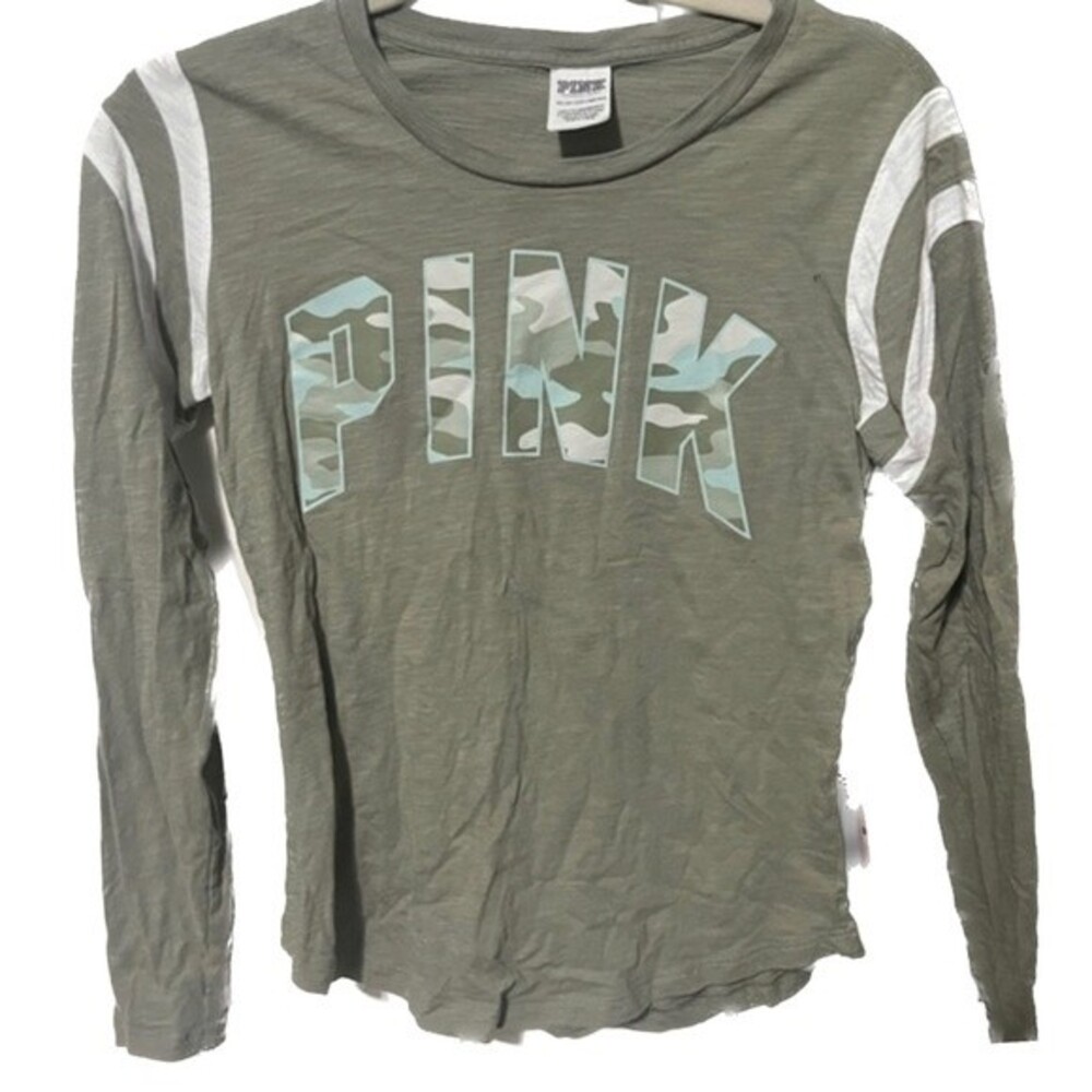 Victoria's Secret PINK Olive Green Camo Graphic Long Sleeve Campus Tee T Shirt M